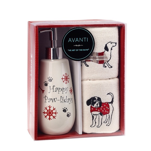 Avanti Other - NWT Avanti Happy Pawlidays 3 piece lotion & towel